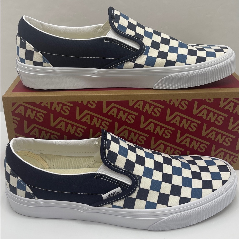 Vans Men’s Blue Checkerboard Classic Slip-On
Tri-Tone Check Navy
VN000D5PBX9